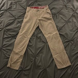 Mens “Wrangler” Carpenter pants 31/33 (Used)